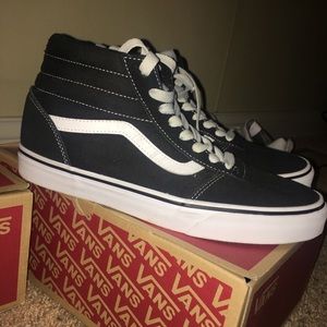 **Brand new**VANS SK8-Hi MENS 8, WMNS Sz 9-9.5